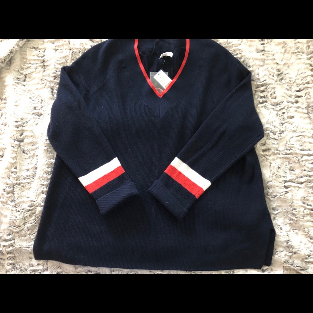 Crown & Ivy Navy V-neck sweater